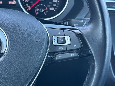 Used 2019 Volkswagen Tiguan SE AWD/4WD image 39