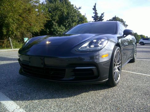 Used 2018 Porsche Panamera 4 image 41