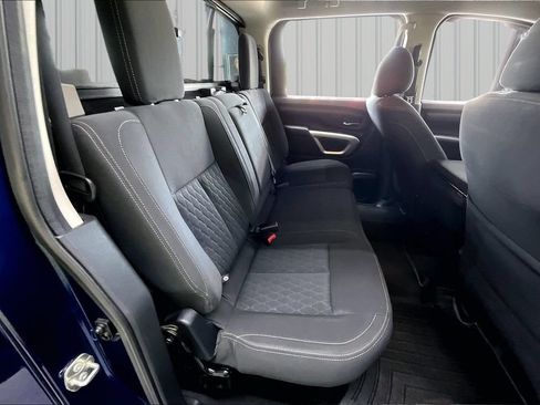 Used 2017 Nissan Titan SV AWD/4WD image 23