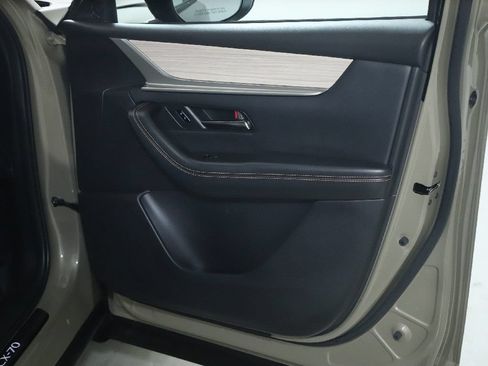 Certified 2025 MAZDA CX-70 Plug-In Hybrid w/ Premium Pkg AWD/4WD image 37