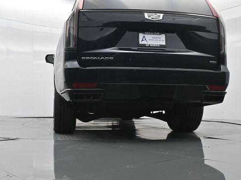 Used 2023 Cadillac Escalade ESV Sport Platinum w/ LPO, ONYX Package image 57