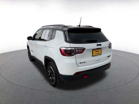 Used 2025 Jeep Compass Trailhawk AWD/4WD image 9