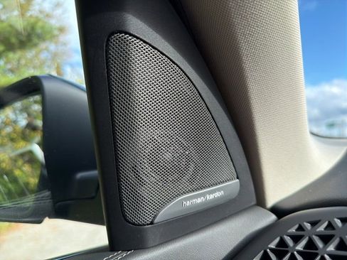 Certified 2023 BMW X7 xDrive40i w/ Executive Package image 19