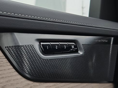 New 2026 Volvo XC90 B6 Plus w/ Protection Package Premier image 18