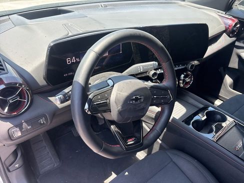 Used 2025 Chevrolet Blazer EV RS RWD image 3