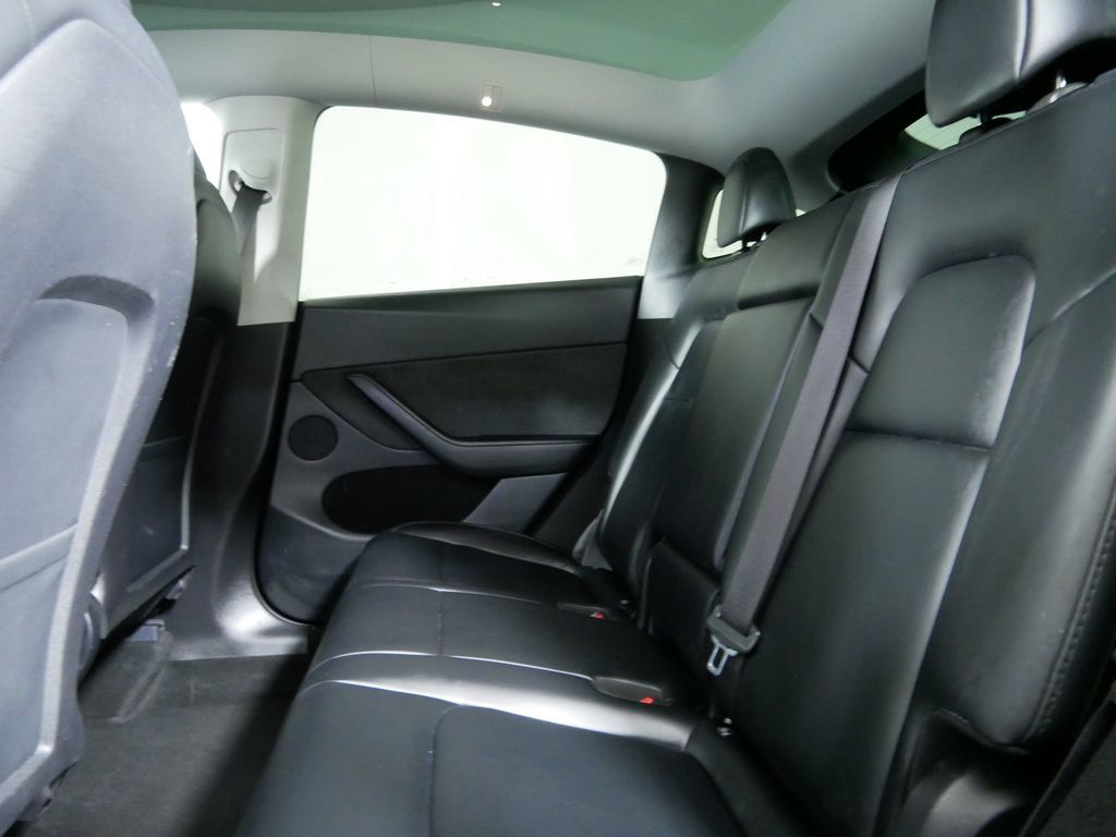 Used 2024 Tesla Model Y Long Range AWD/4WD image 16