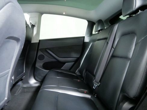 Used 2024 Tesla Model Y Long Range AWD/4WD image 16