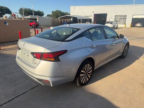 Certified 2025 Nissan Altima 2.5 SV AWD/4WD image 7