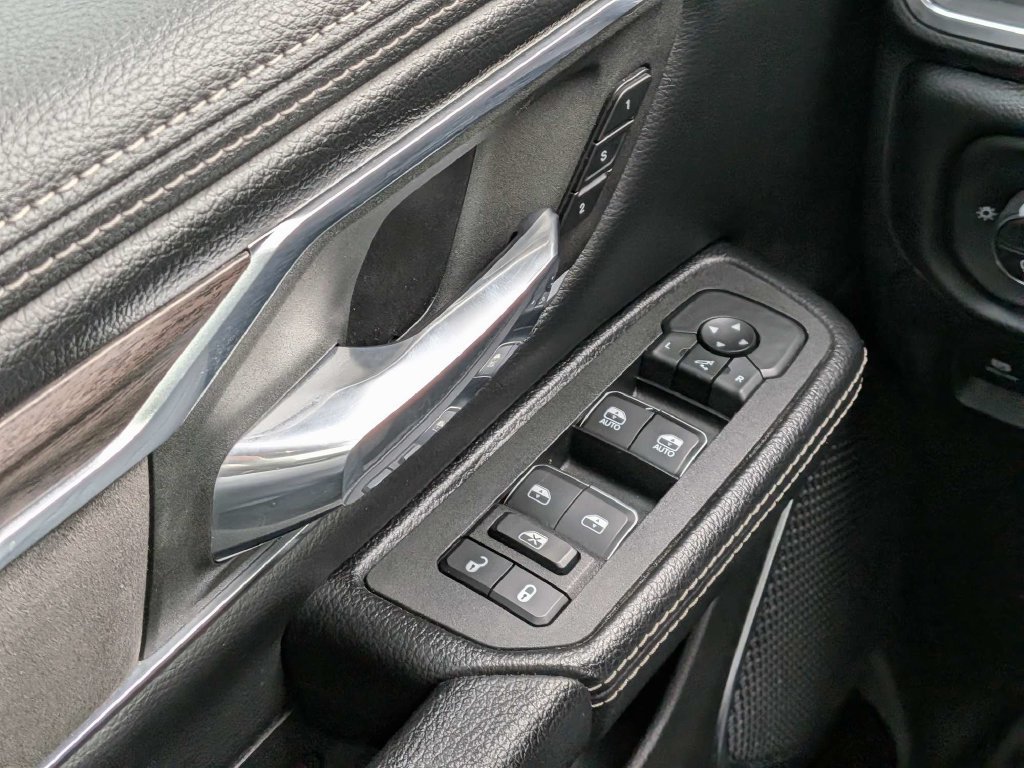 Used 2025 RAM 1500 Laramie AWD/4WD image 21
