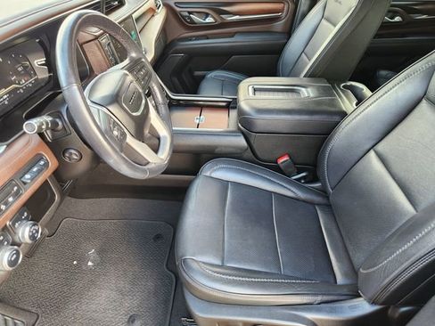 Used 2022 GMC Yukon XL Denali AWD/4WD image 12