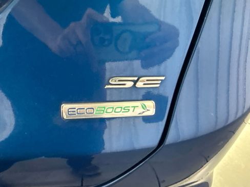 Used 2018 Ford Fusion SE w/ Fusion SE Technology Package FWD image 15