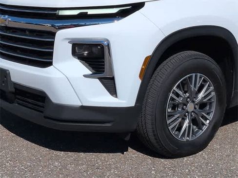 Used 2024 Chevrolet Traverse LT w/ Trailering Package image 11