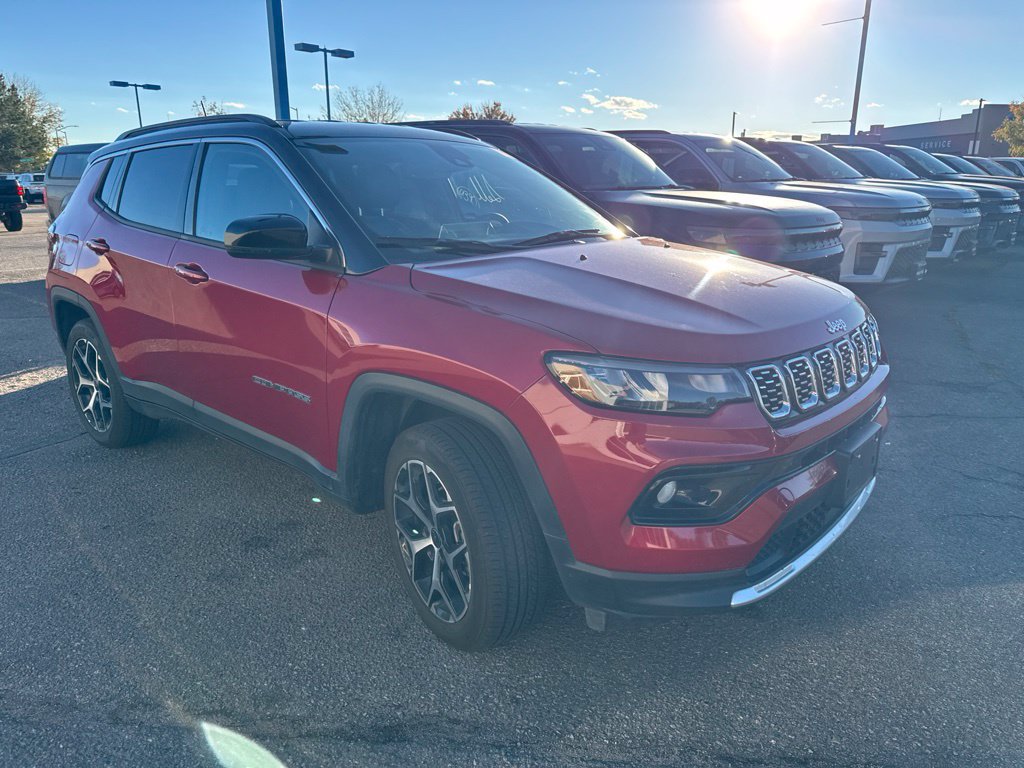 Used 2025 Jeep Compass Limited AWD/4WD image 4
