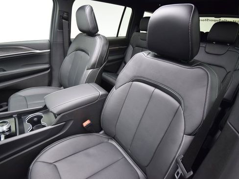 New 2026 Jeep Grand Cherokee L Limited AWD/4WD image 34