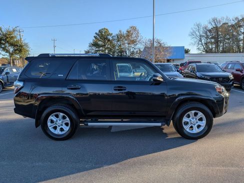 Used 2023 Toyota 4Runner SR5 Premium image 2