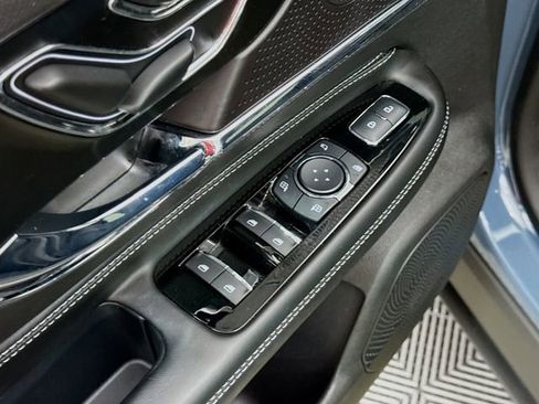 Used 2023 Lincoln Corsair Reserve image 18