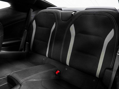 Used 2021 Chevrolet Camaro LT w/ Technology Package image 38