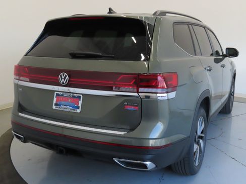 New 2026 Volkswagen Atlas SE image 4