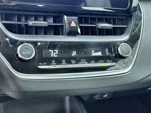 Used 2024 Toyota Corolla LE image 21