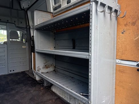 Used 2018 Nissan NV 3500 SV image 27