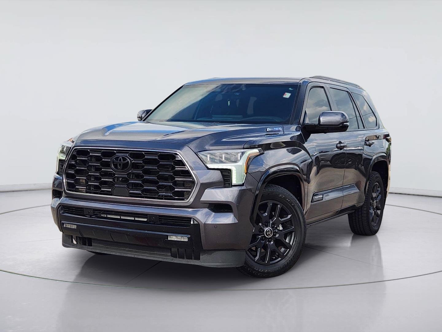 Used 2024 Toyota Sequoia Platinum AWD/4WD image 1