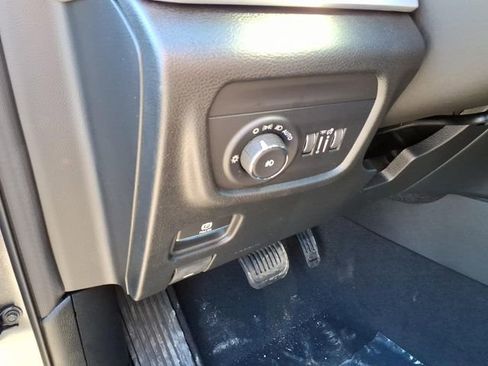 New 2025 Jeep Grand Cherokee Limited w/ Trailer Tow Package AWD/4WD image 15