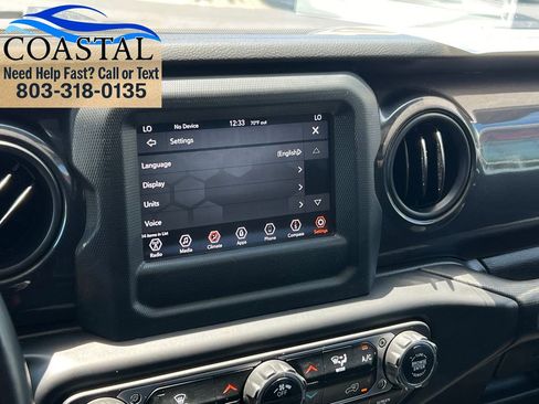 Used 2022 Jeep Gladiator Sport AWD/4WD image 40