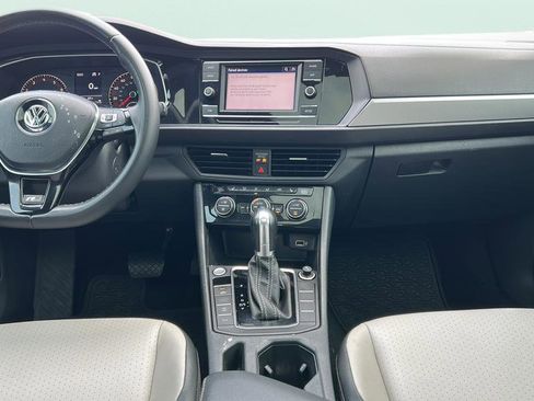 Used 2019 Volkswagen Jetta R-Line image 15