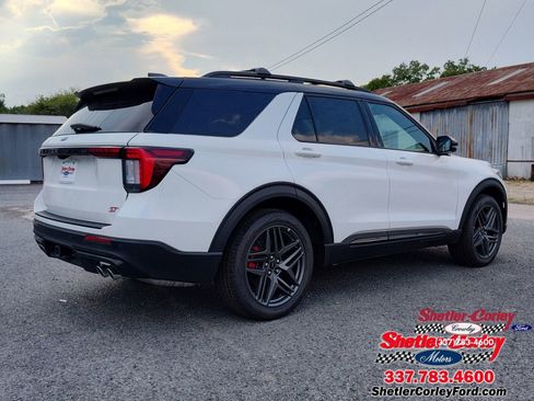 New 2025 Ford Explorer ST image 6