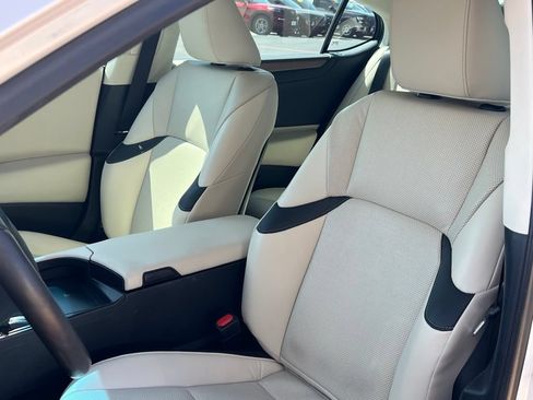 Used 2024 Lexus ES 350 w/ Premium Package FWD image 9