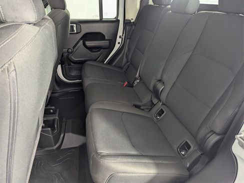 Used 2021 Jeep Gladiator Sport image 28