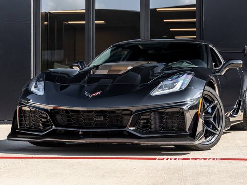Used 2019 Chevrolet Corvette ZR1 w/ ZTK Track Performance Package RWD image 3