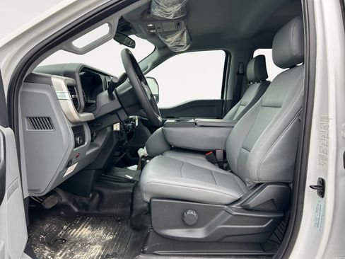 New 2026 Ford F550 XL image 18