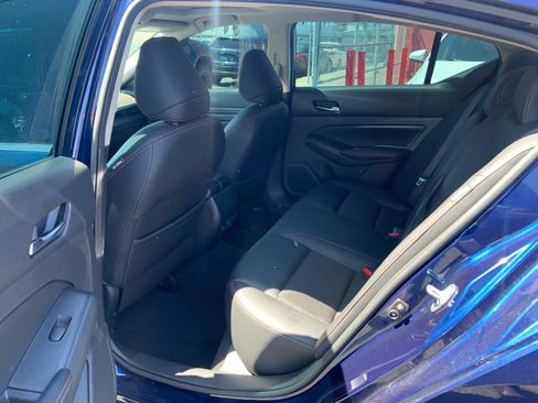 Used 2021 Nissan Altima 2.5 SR w/ SR Premium Package FWD image 9