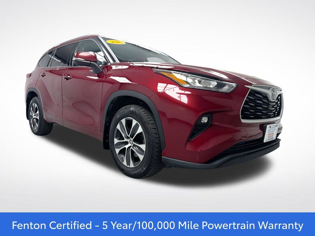 Used 2020 Toyota Highlander XLE AWD/4WD image 1
