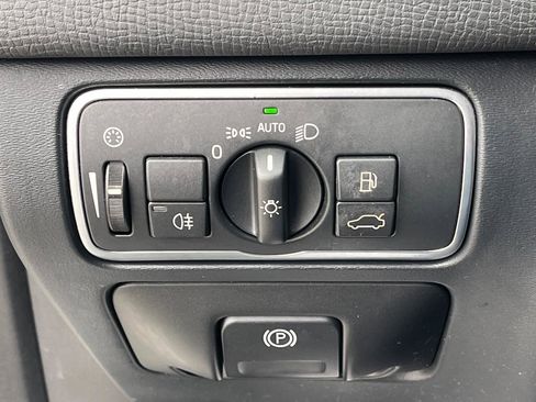 Used 2016 Volvo XC60 T5 Premier image 23