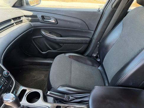 Used 2015 Chevrolet Malibu LT w/ Power Convenience Package image 9