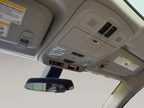 Used 2019 Buick Envision Essence image 25