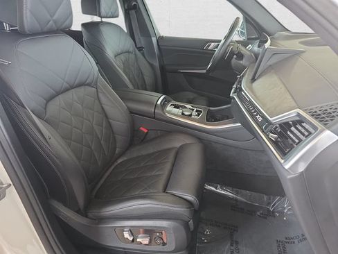 Used 2025 BMW X5 xDrive40i AWD/4WD image 10