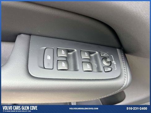 Certified 2025 Volvo XC60 B5 Core w/ Protection Package Premier image 16