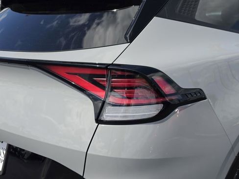 Used 2024 Kia Sportage SX image 18