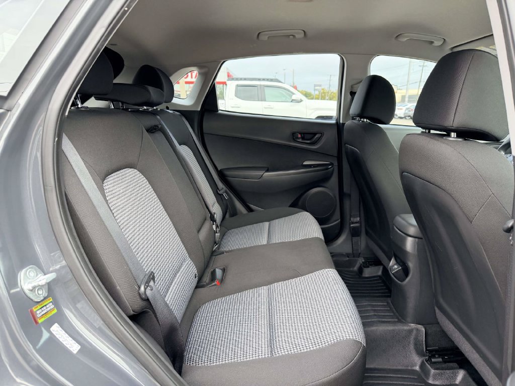 Used 2023 Hyundai Kona SE AWD/4WD image 14