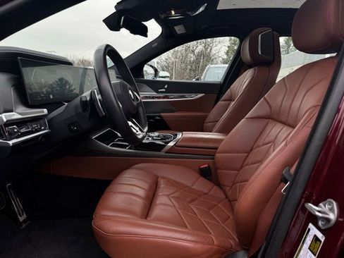 Certified 2023 BMW 760i xDrive w/ Executive Package image 17