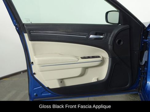 Used 2022 Chrysler 300 Touring w/ Sport Appearance Package image 13