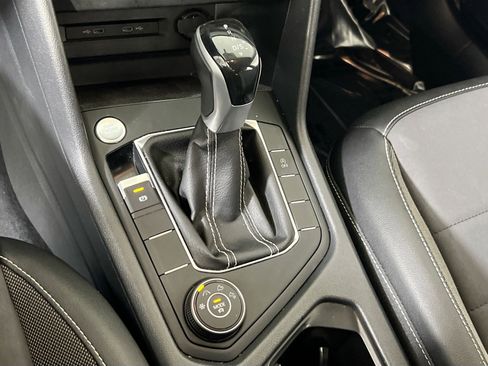 Used 2022 Volkswagen Taos SE image 16