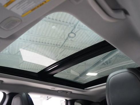 Used 2022 Jeep Cherokee Limited image 17