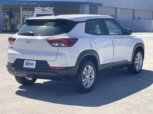 Used 2021 Chevrolet TrailBlazer LS FWD image 4