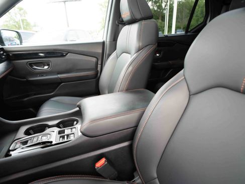 Used 2025 Honda Pilot TrailSport image 10