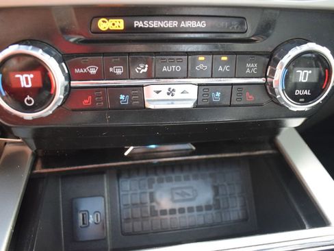 Used 2022 Ford F250 Lariat w/ Lariat Ultimate Package AWD/4WD image 19