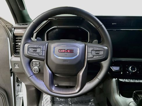 Used 2024 GMC Sierra 1500 AT4 w/ Technology Package AWD/4WD image 14